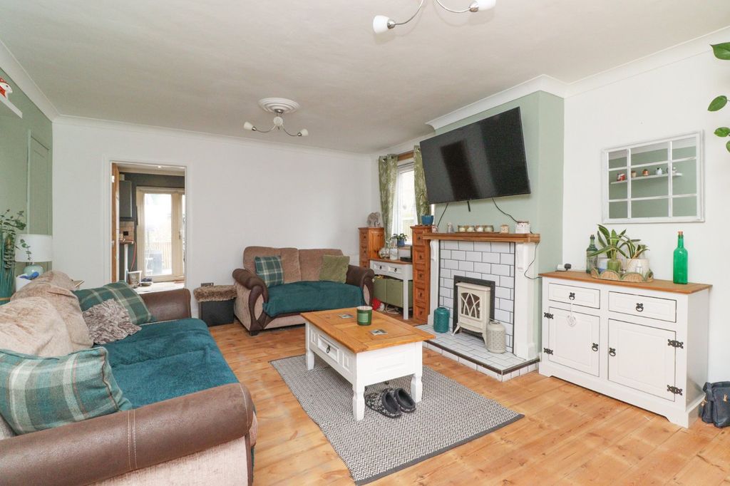 Property photo 3 of 10 Picture 3