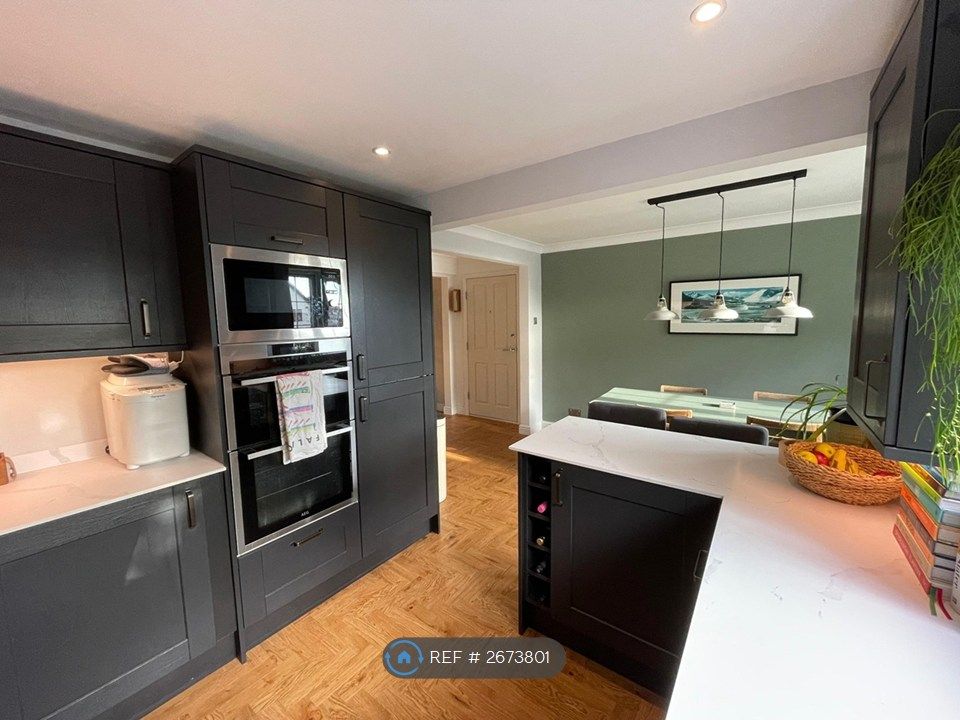 Property photo 2 of 14 Kitchen 2