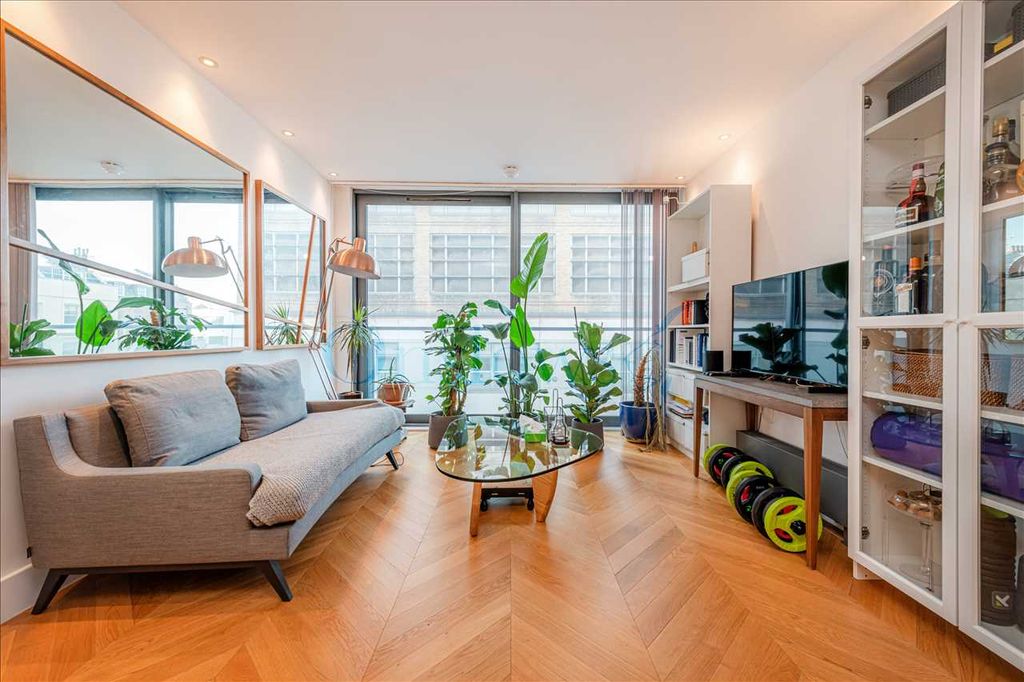 Property photo 3 of 12 Living Room