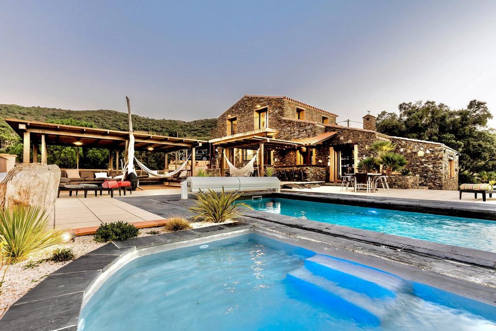 Property photo 3 of 18