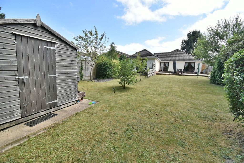 Property photo 2 of 34