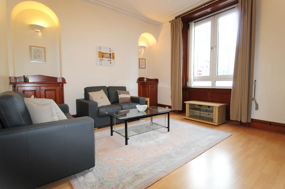 Property photo 1 of 6 Lounge