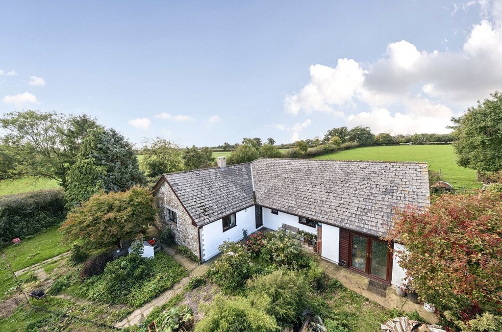 Property photo 1 of 28 1359596-1-68d6A65...