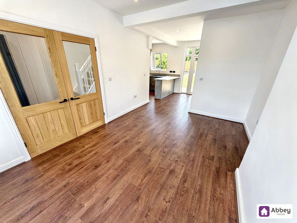 Property photo 2 of 12 Lounge