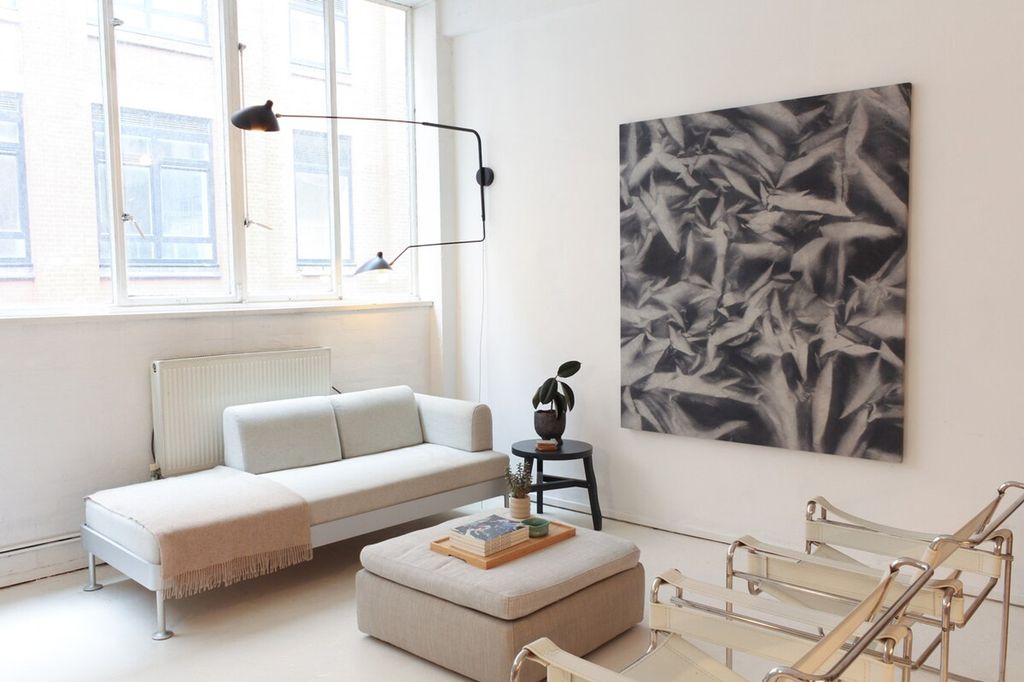 Property photo 1 of 21 Living Room