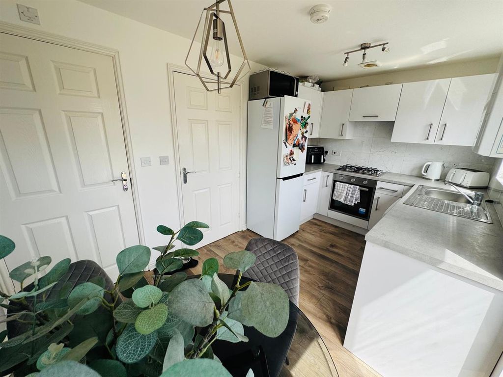 Property photo 3 of 14 Kitchen Diner
