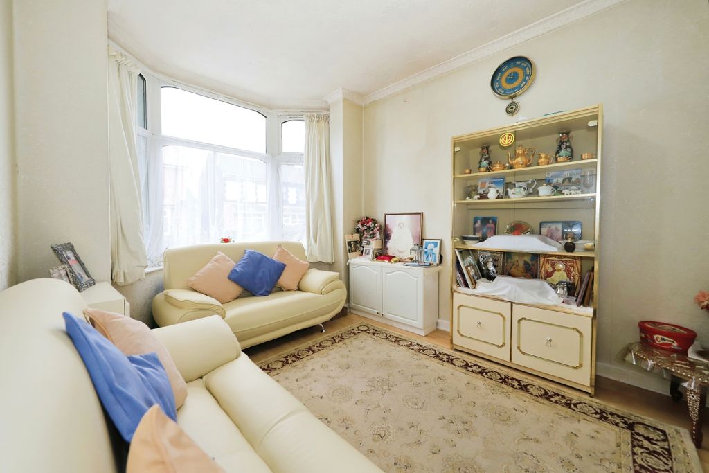 Property photo 2 of 17 Photography