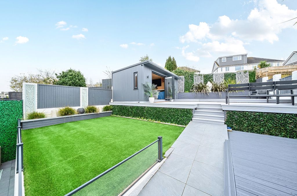 Property photo 2 of 30 1437214-8-69Ccef4...