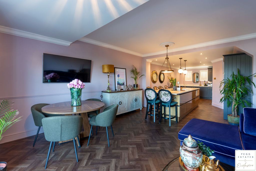 Property photo 2 of 30