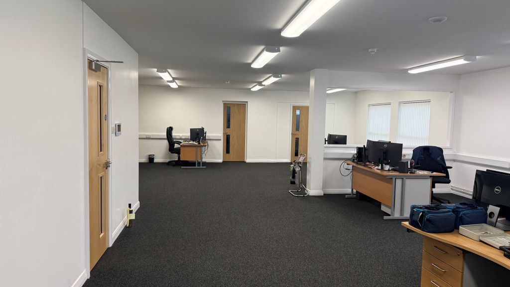 Property photo 3 of 6