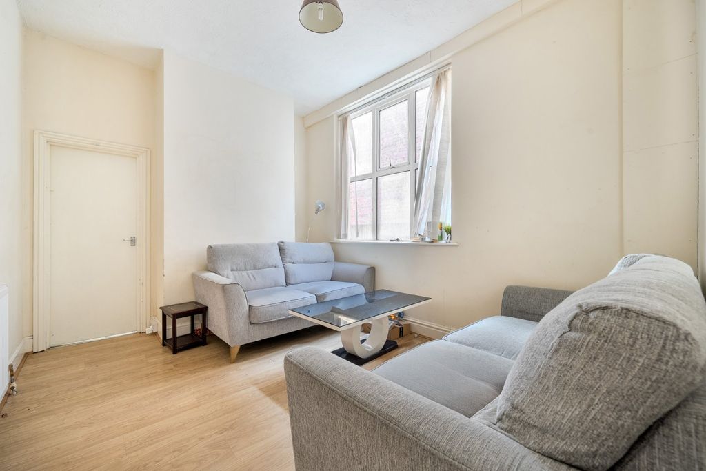 Property photo 2 of 14 Picture No. 35