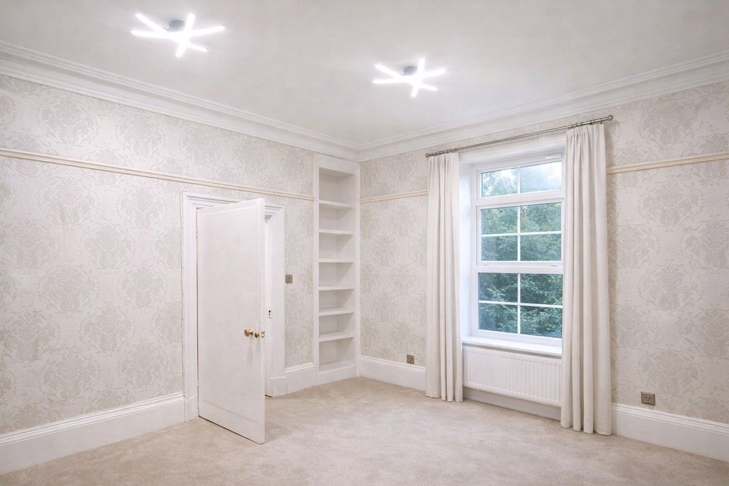 Property photo 2 of 12 Picture No. 15