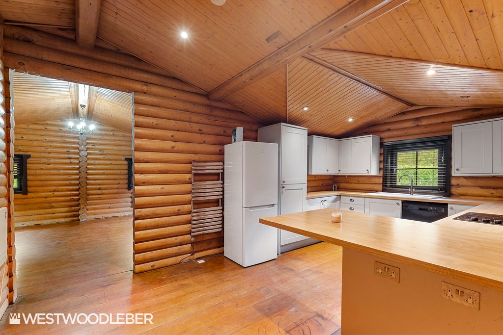 Property photo 1 of 11 Elbowlane_1