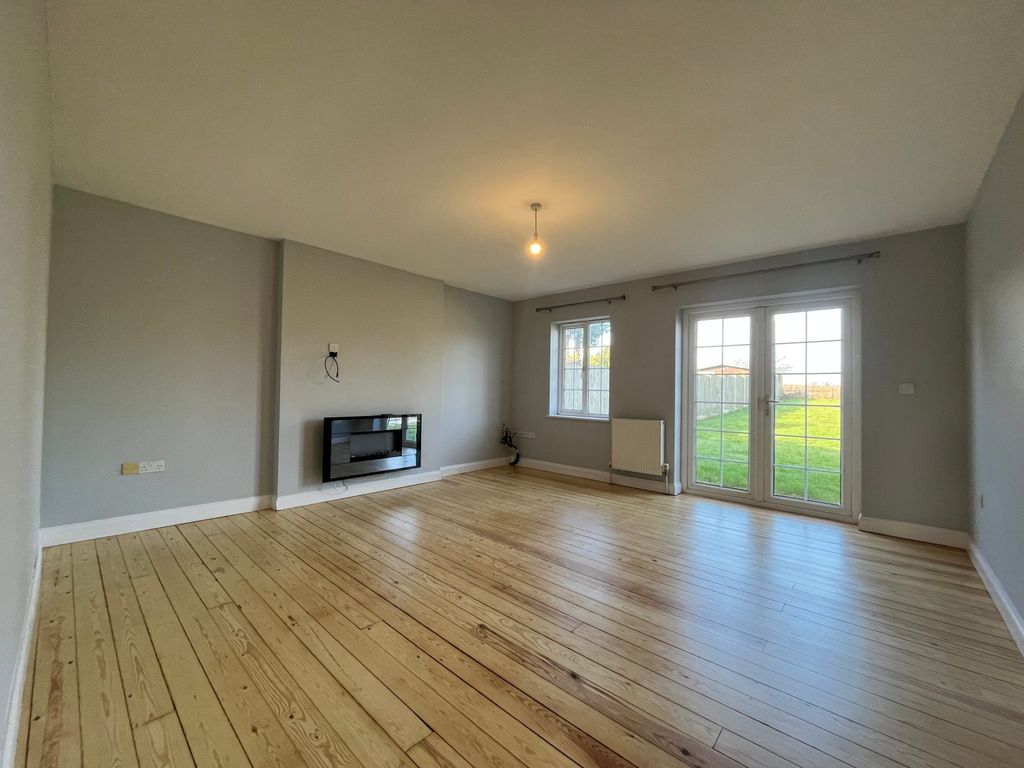 Property photo 2 of 14 Lounge