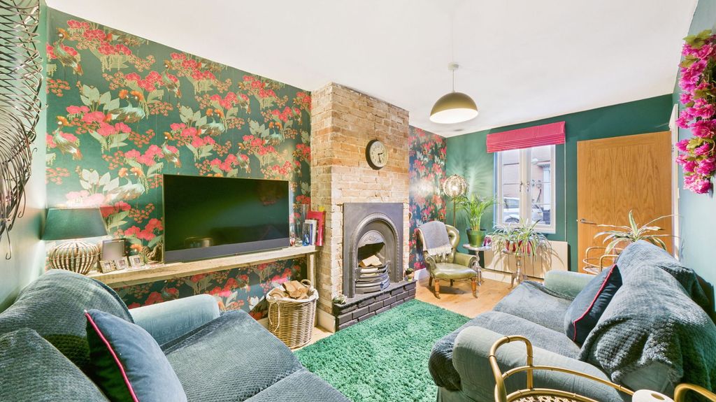 Property photo 3 of 21