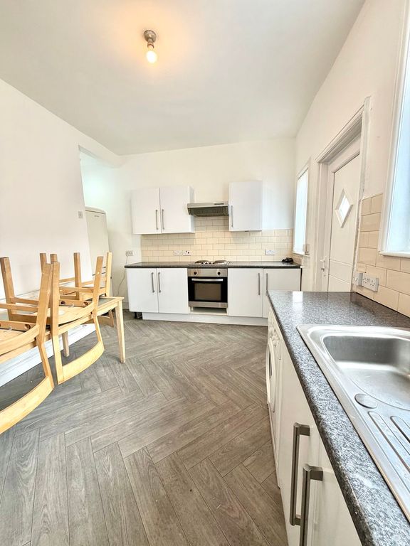 Property photo 1 of 8 Photo 14