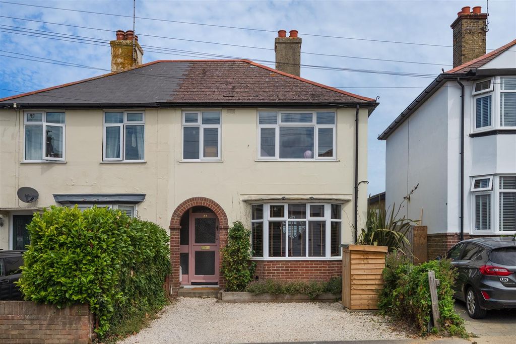 Property photo 1 of 22 Gorrell Road, Whitstable