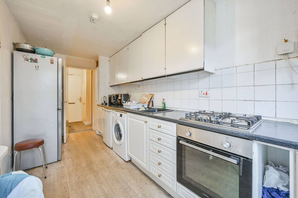 Property photo 2 of 5