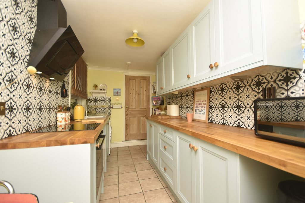 Property photo 2 of 23