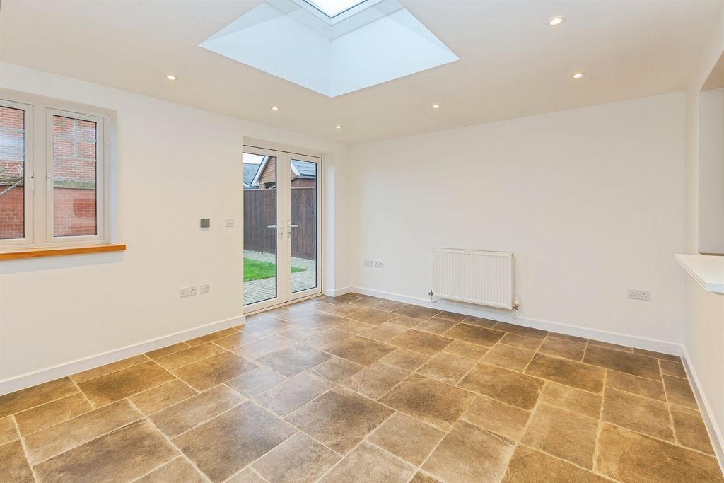 Property photo 3 of 33