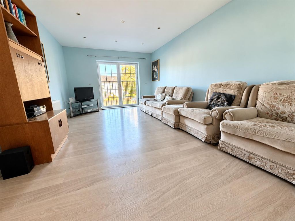 Property photo 3 of 11 Lounge2.Png