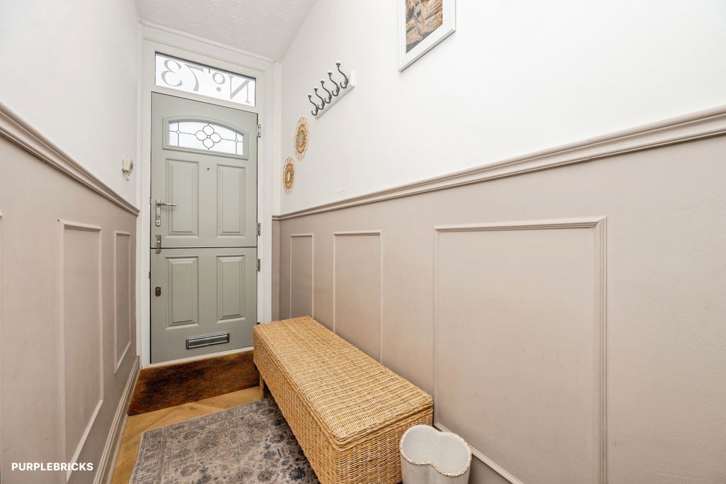 Property photo 2 of 31
