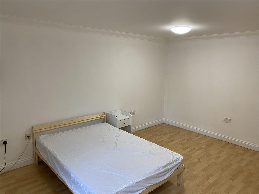Property photo 2 of 4 Img_5887[115865].Jpg