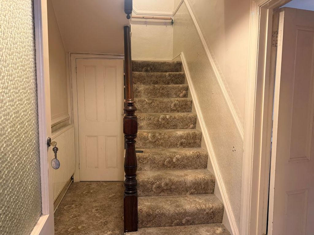 Property photo 2 of 31