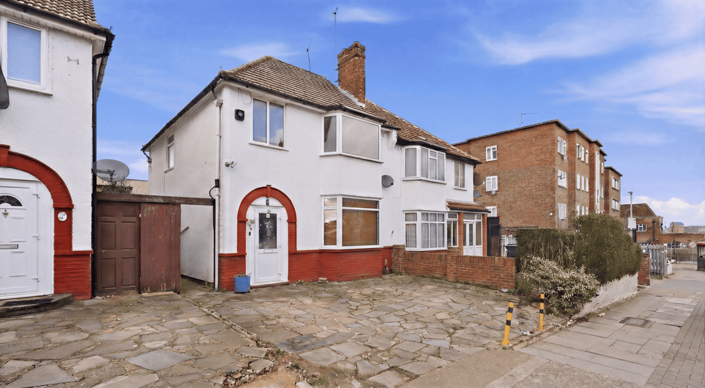 Property photo 1 of 11