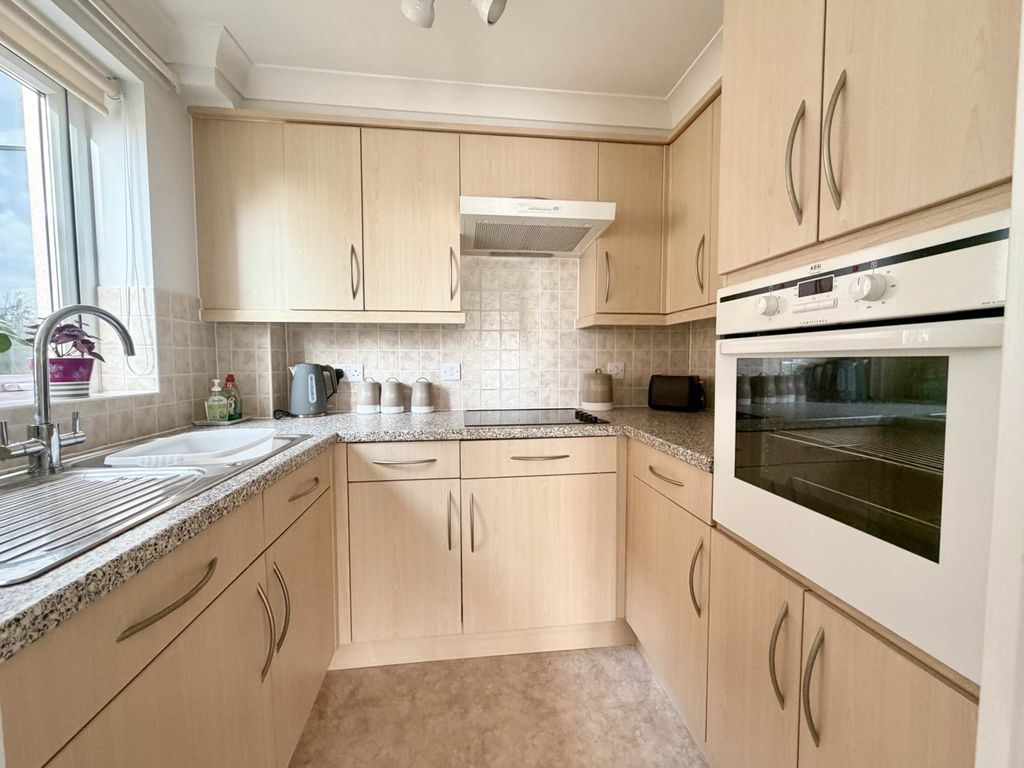 Property photo 3 of 11