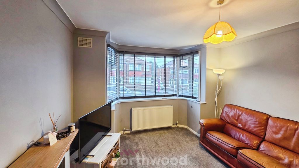 Property photo 2 of 27