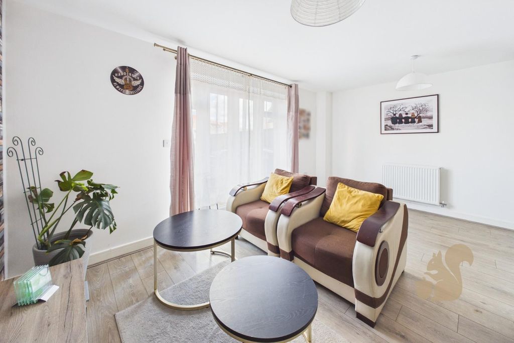 Property photo 2 of 27 Lounge/Diner