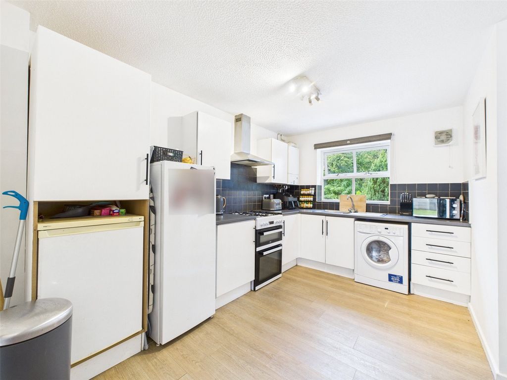 Property photo 3 of 13 Picture No. 32