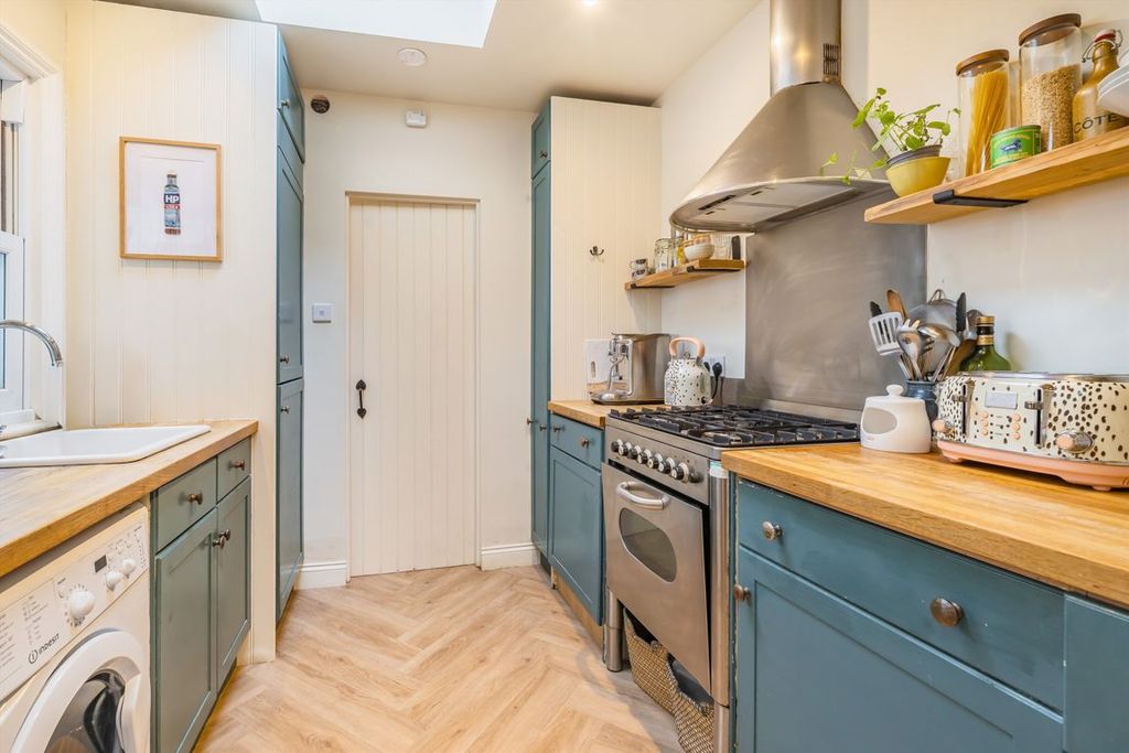 Property photo 3 of 6