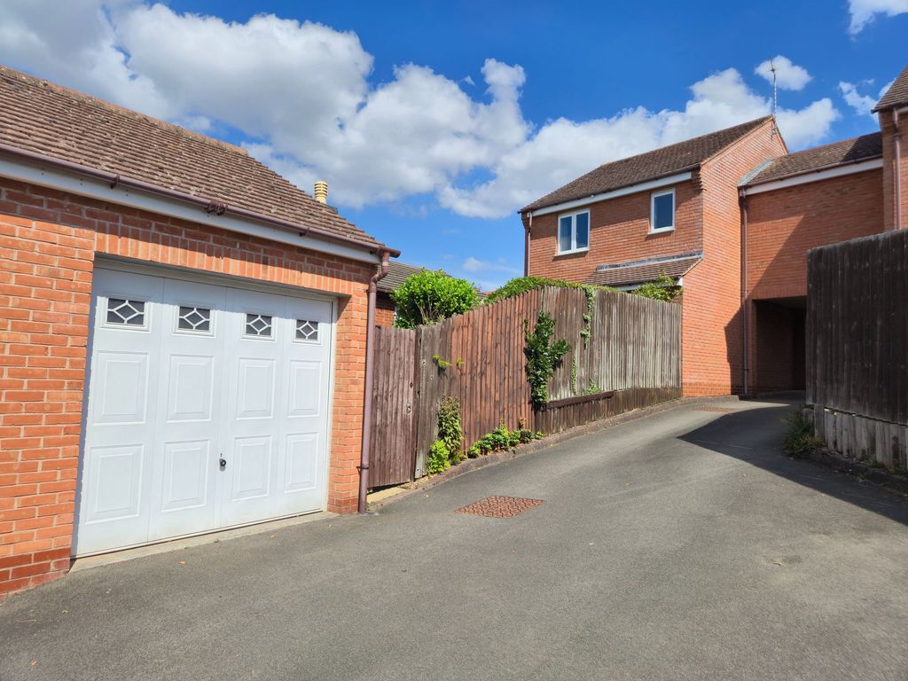 Property photo 2 of 19