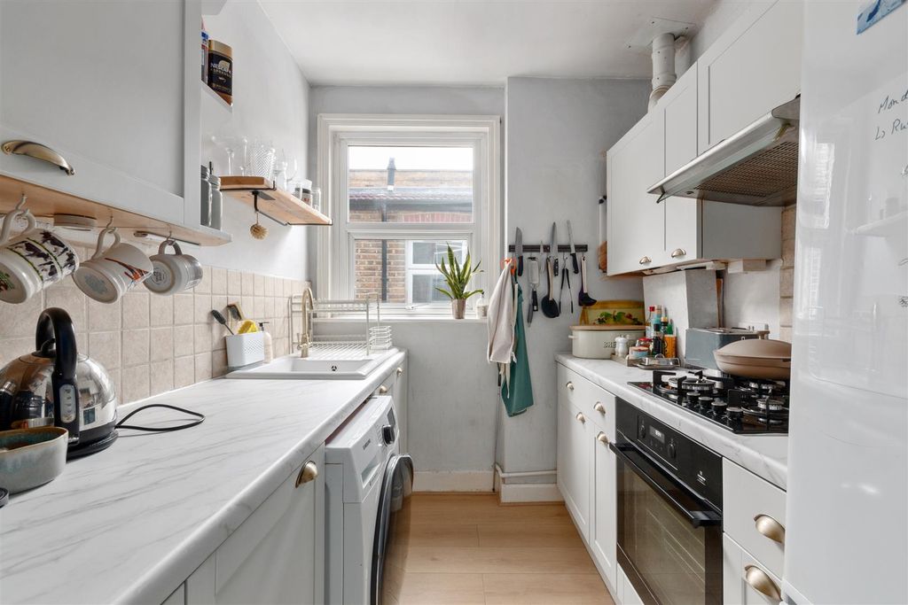 Property photo 3 of 12 Kitchen