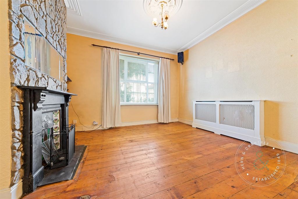 Property photo 2 of 45 Cowbridge-Road-East-2.Jpg