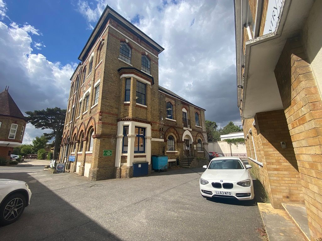 Property photo 2 of 3