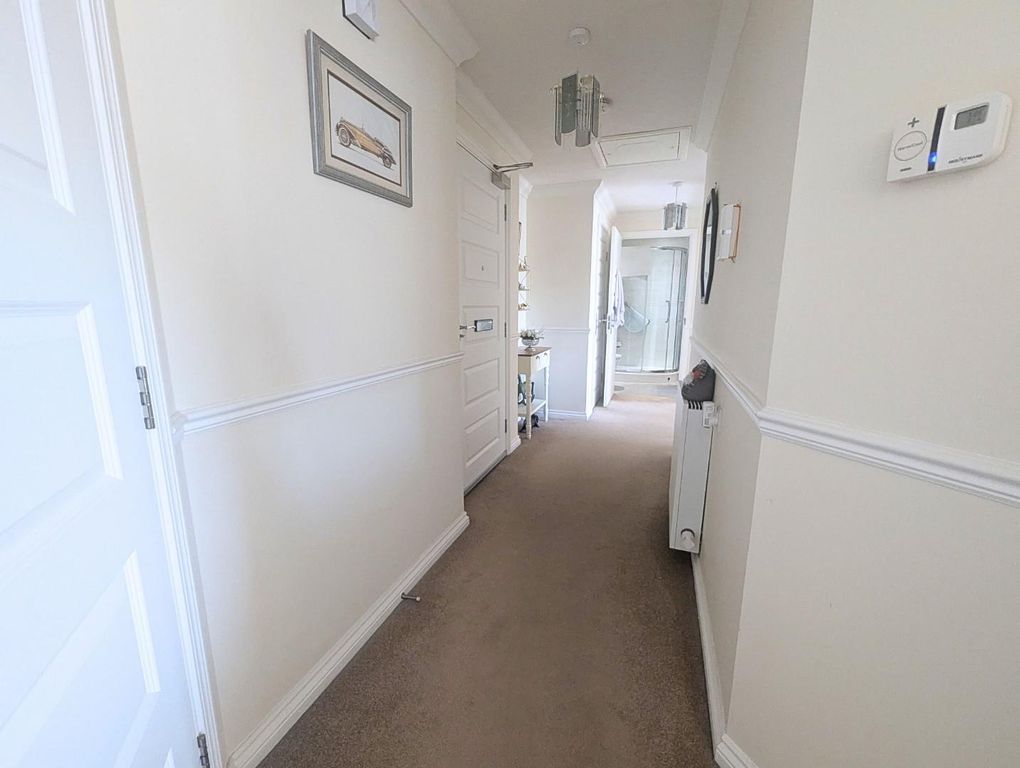 Property photo 2 of 18 Hall.Jpg