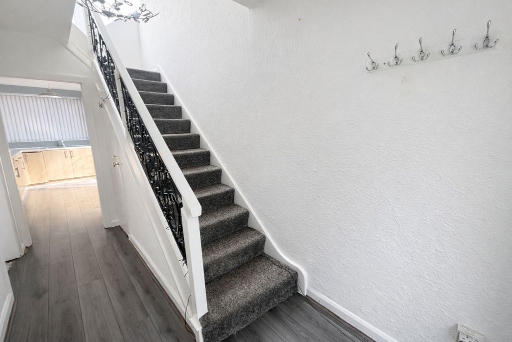 Property photo 2 of 15 Hallway