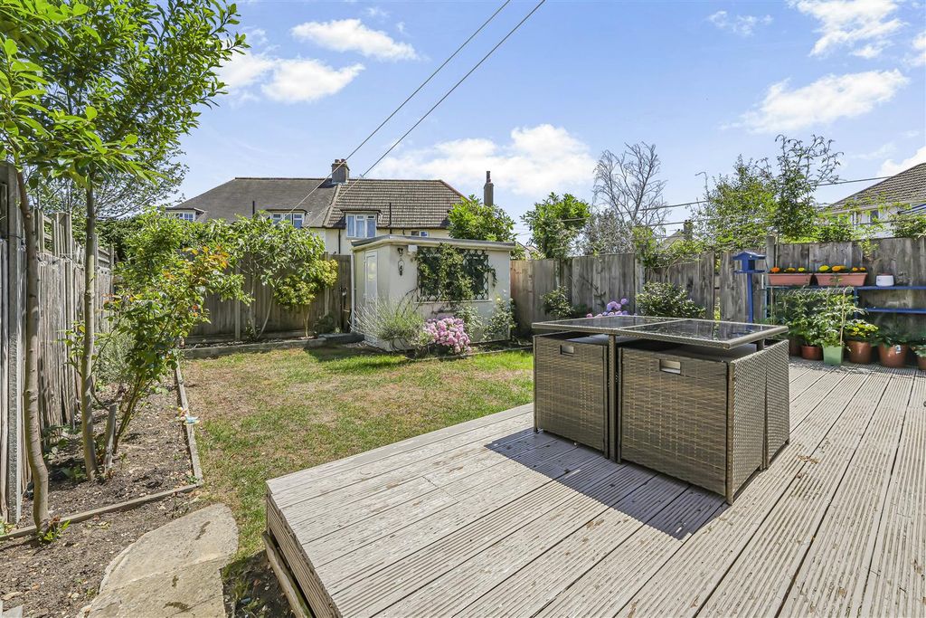 Property photo 3 of 23 Garden