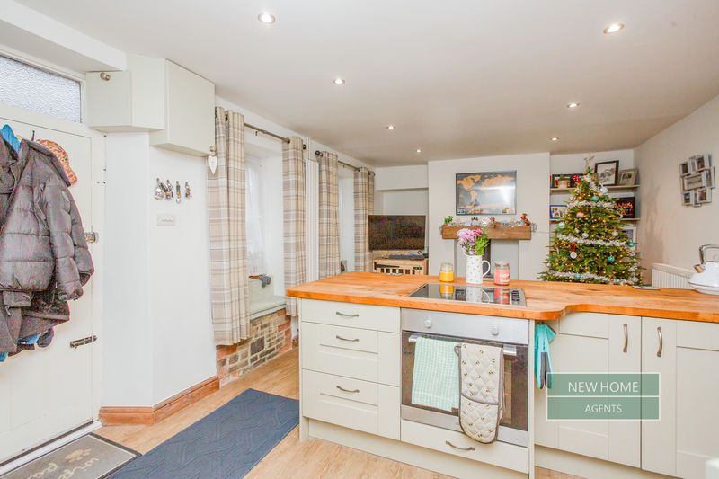 Property photo 3 of 14 Photo 6