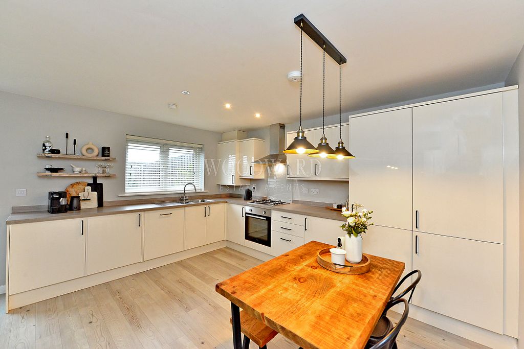 Property photo 2 of 19 Kitchen/Dining Room