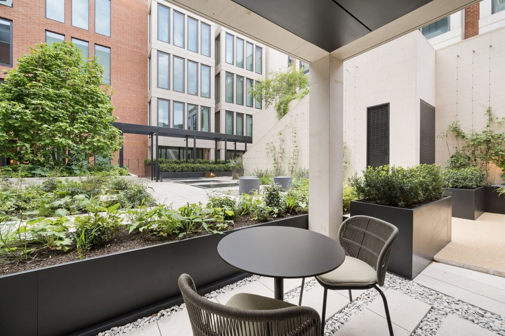 Property photo 2 of 22 Terrace