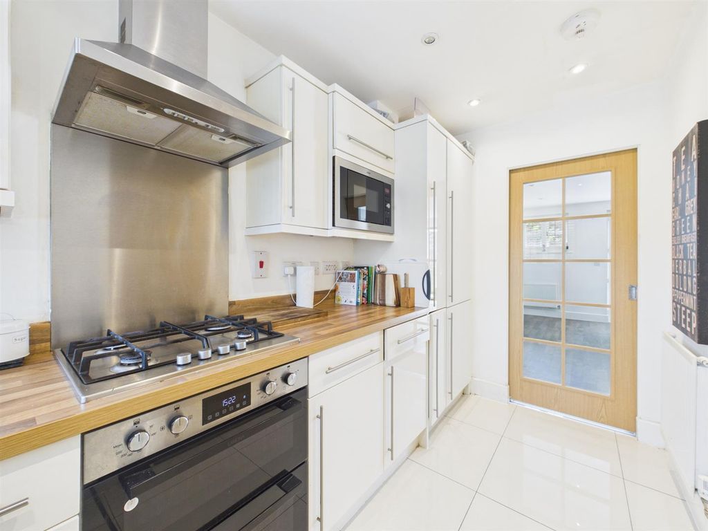 Property photo 3 of 13 Cam05080G0-Pr0363-Still003.Jpg