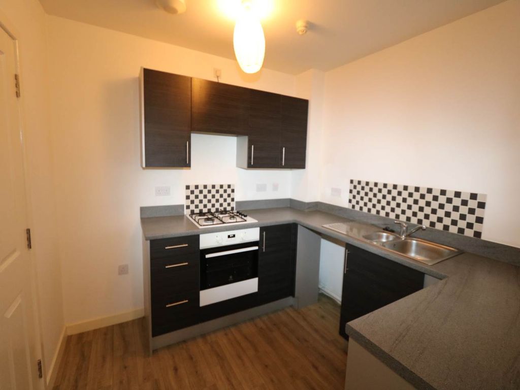 Property photo 2 of 7 Kitchen