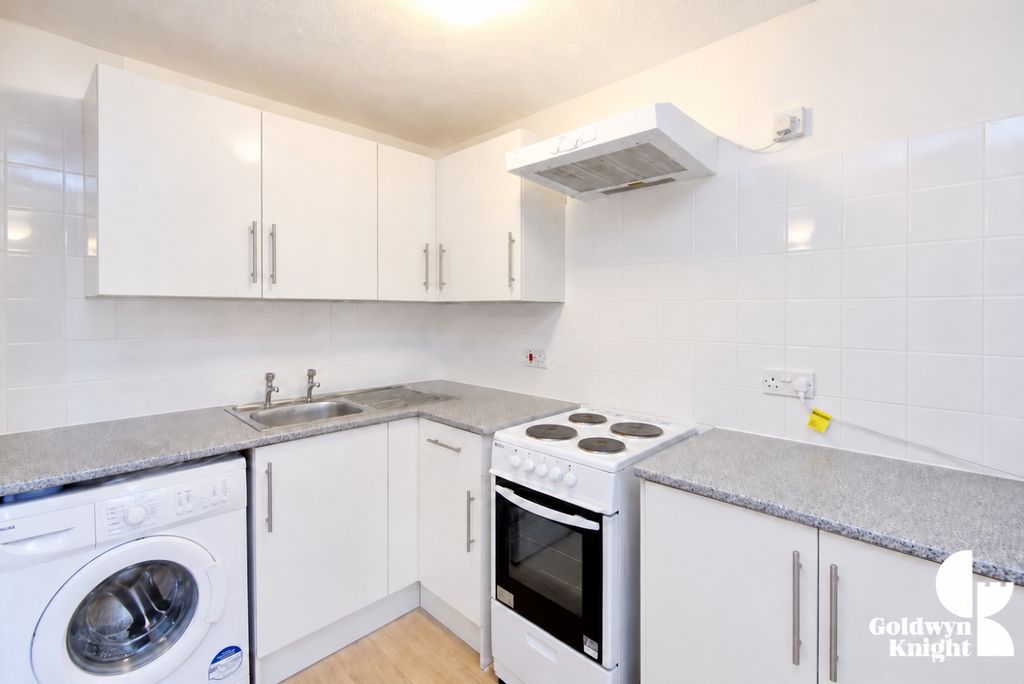 Property photo 2 of 5 Kitchen