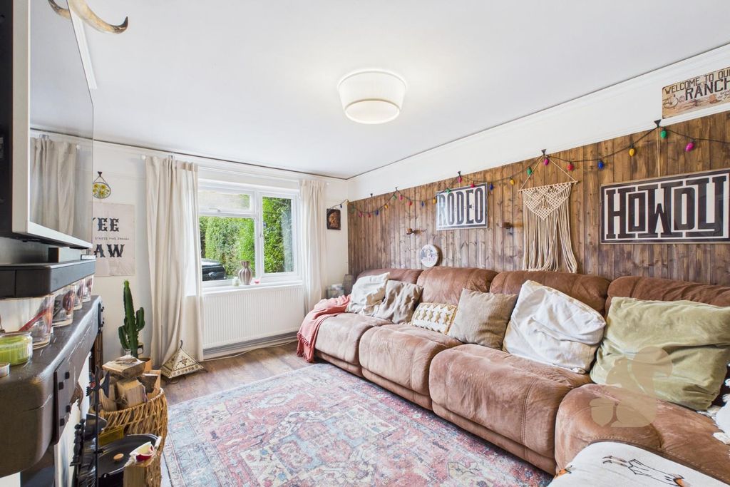 Property photo 2 of 15 Cam01659G0-Pr0617-Still012.Jpg