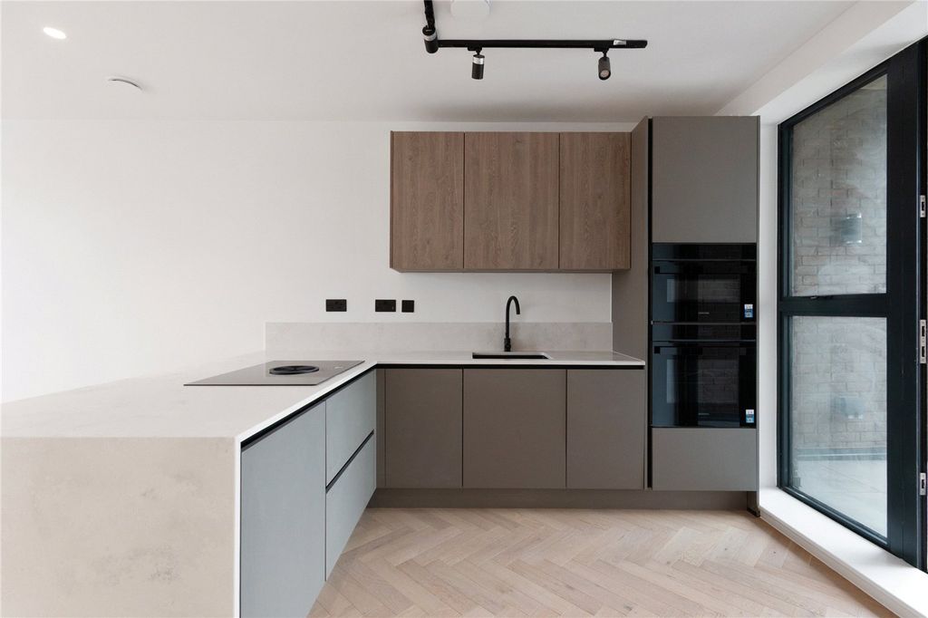 Property photo 1 of 9 Picture No. 08