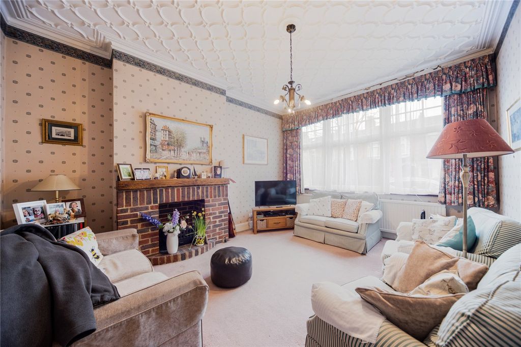 Property photo 2 of 14 Picture No. 01
